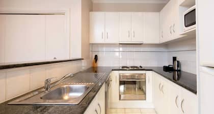 Frome Apartments