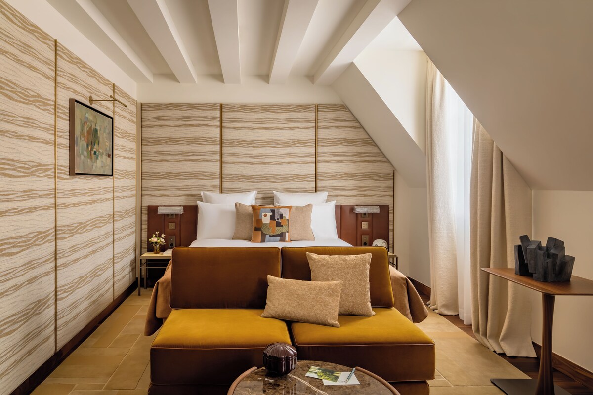 Deluxe Double Room | Premium bedding, down comforters, pillowtop beds, minibar