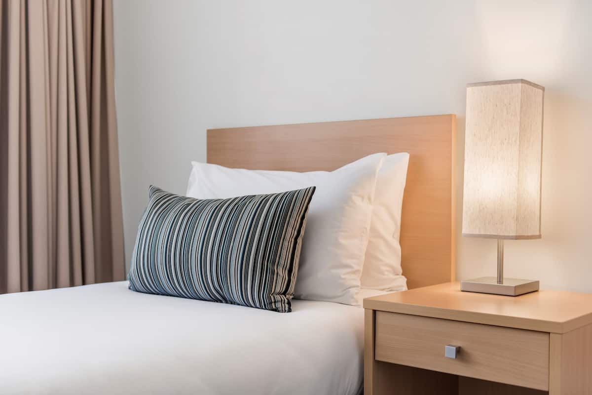 1 chambre, literie de qualité supérieure, bureau, rideaux occultants