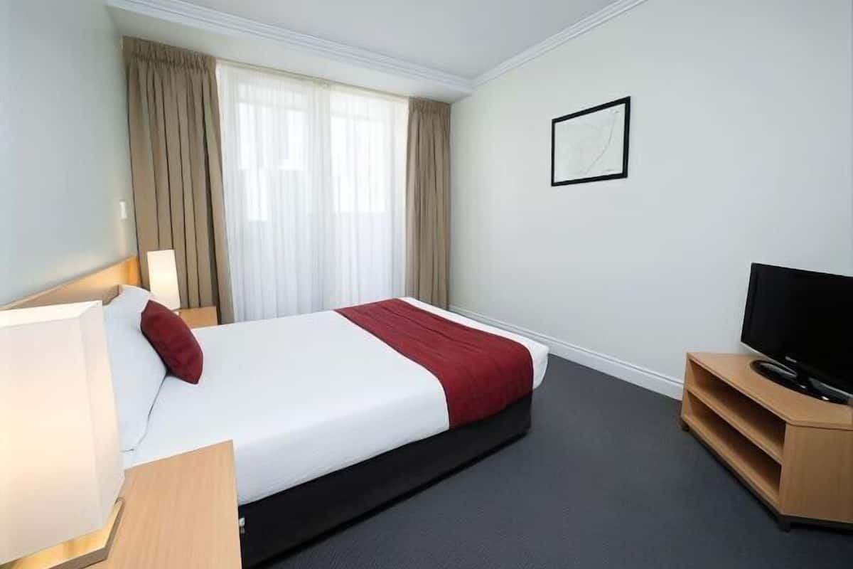 1 bedroom, premium bedding, desk, blackout curtains