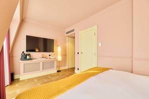 Deluxe Double Room | Egyptian cotton sheets, premium bedding, pillowtop beds, in-room safe