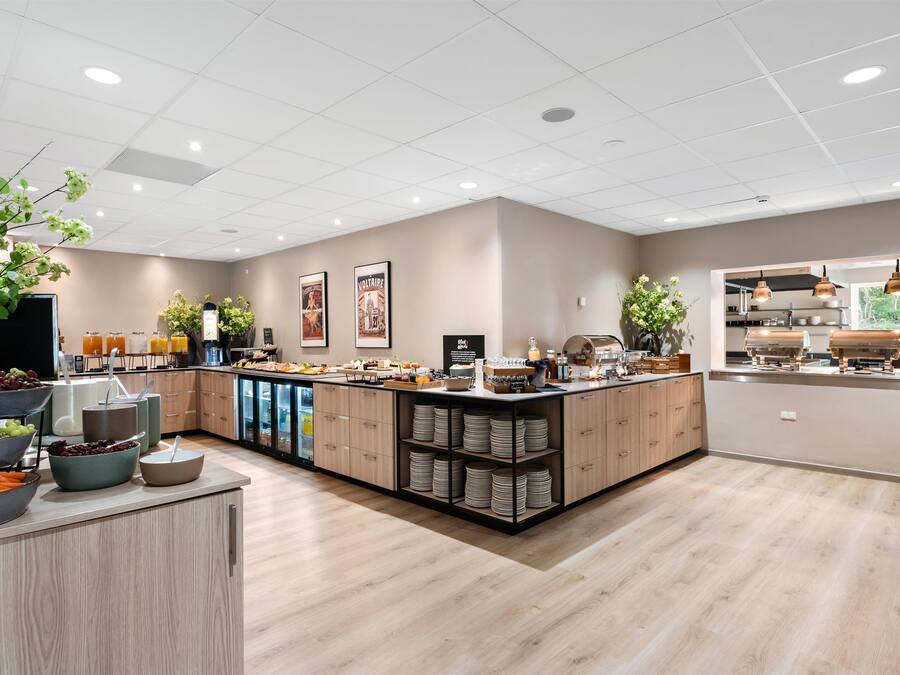 Café da manhã com buffet todos os dias mediante uma taxa
