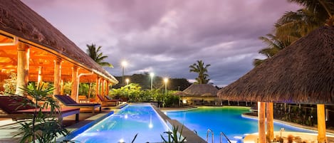Poolside bar