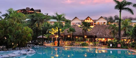 2 outdoor pools, free pool cabanas, pool umbrellas