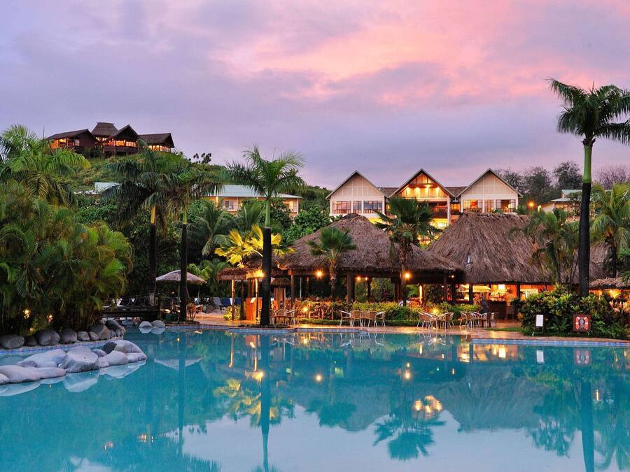 2 outdoor pools, free cabanas, pool umbrellas