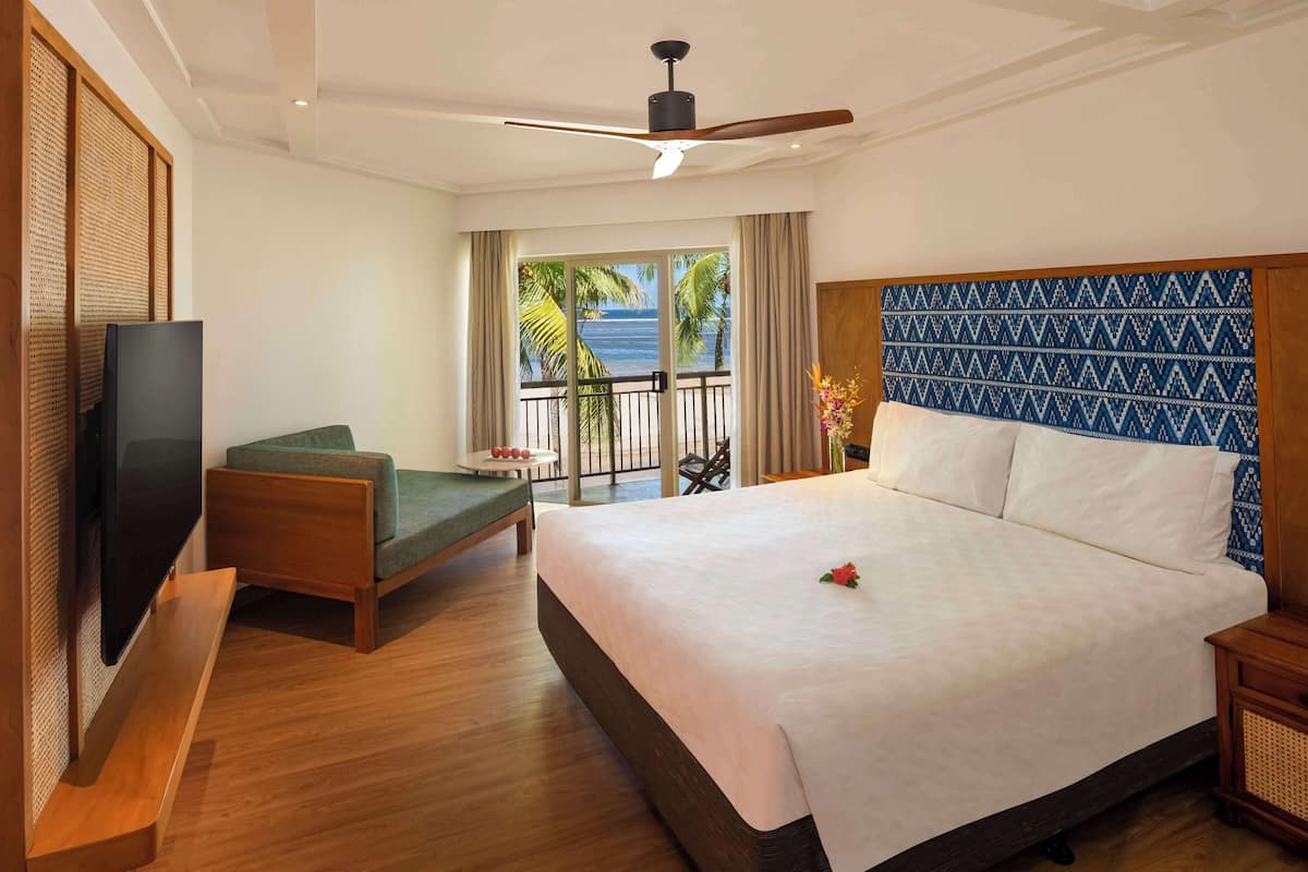 Premium Room, 1 King Bed, Ocean View | Hypo-allergenic bedding, minibar, in-room safe, desk