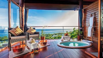 Couples treatment rooms, body treatments, hot stone massages