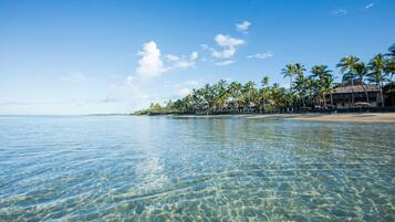 Plage privée à proximité, sable blanc, cabines gratuites