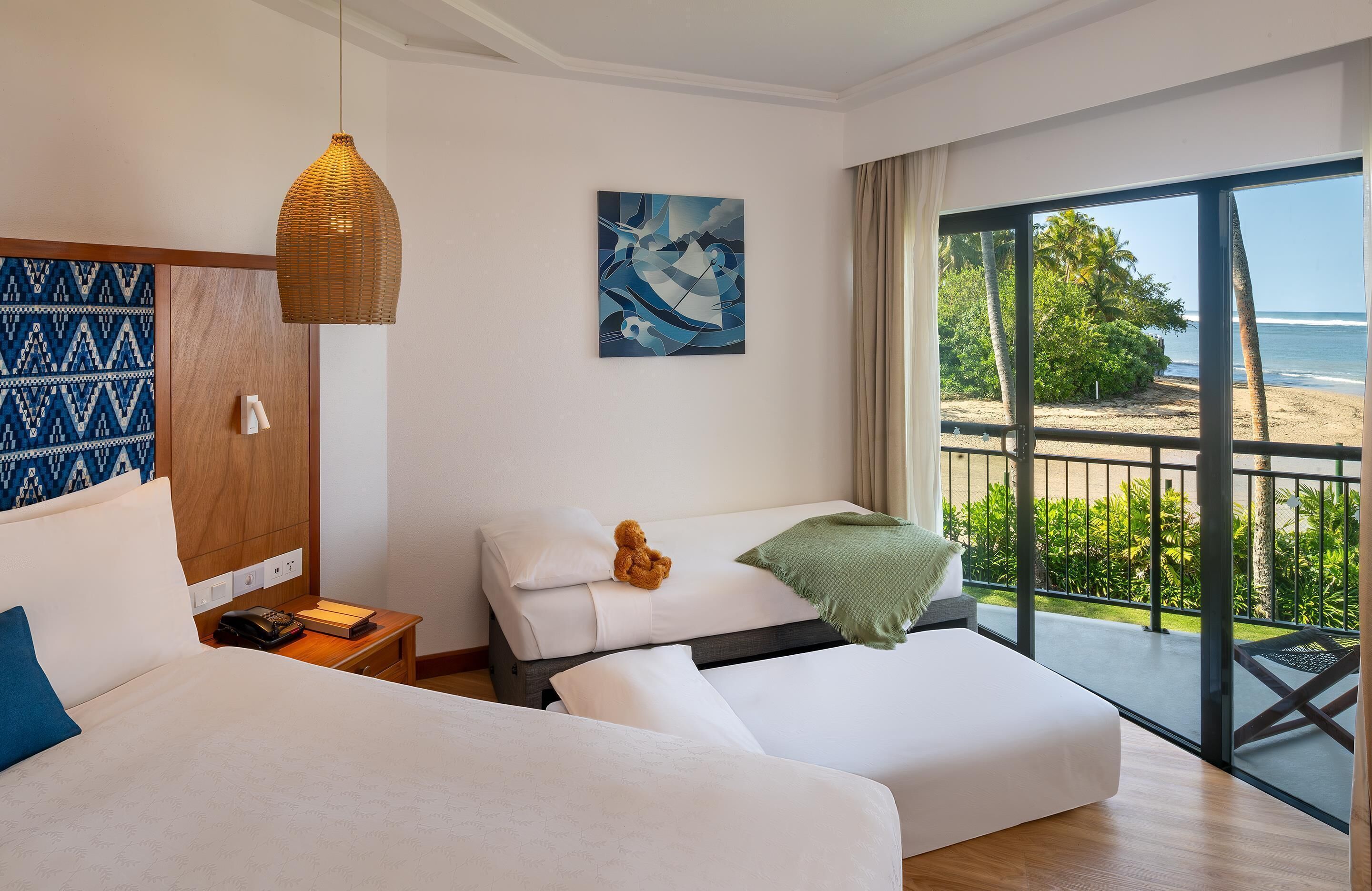 Hypo-allergenic bedding, minibar, in-room safe, desk