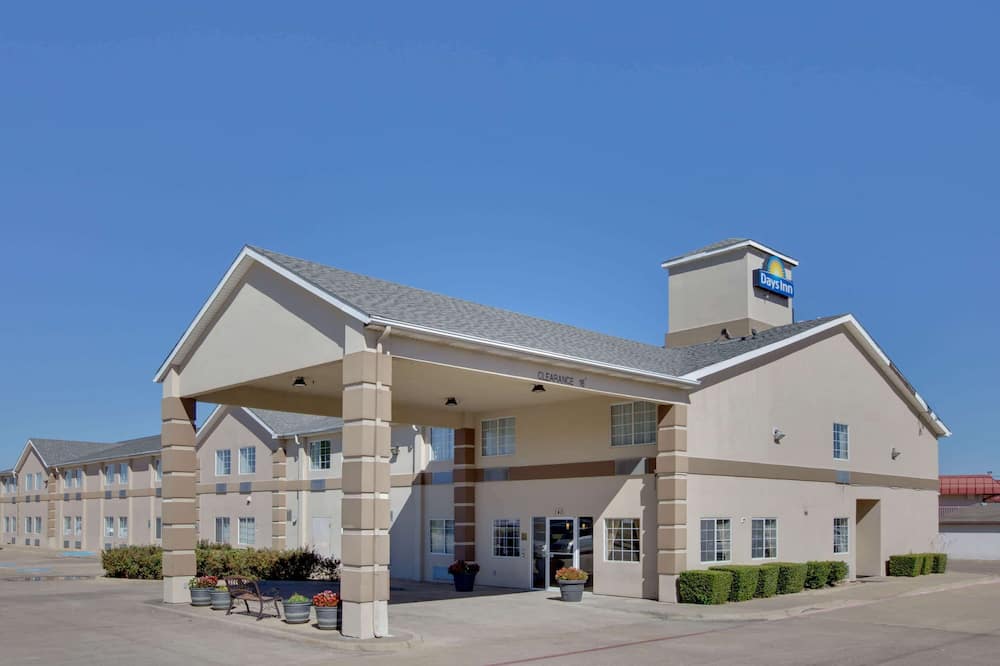 Days Inn by Wyndham Mesquite Rodeo TX