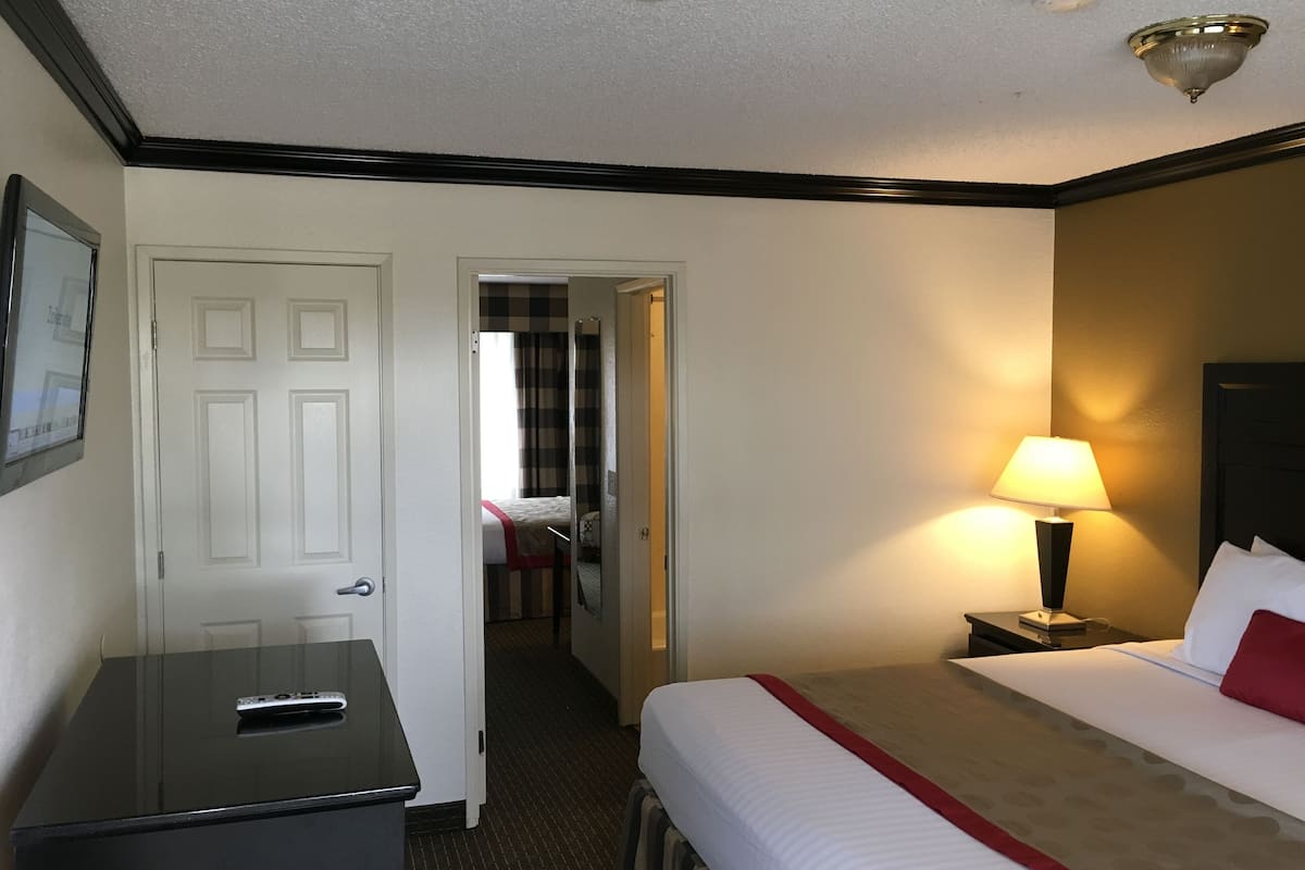 studio suite, multiple beds, non smoking | in-room safe, desk, blackout curtains, iron/ironing board