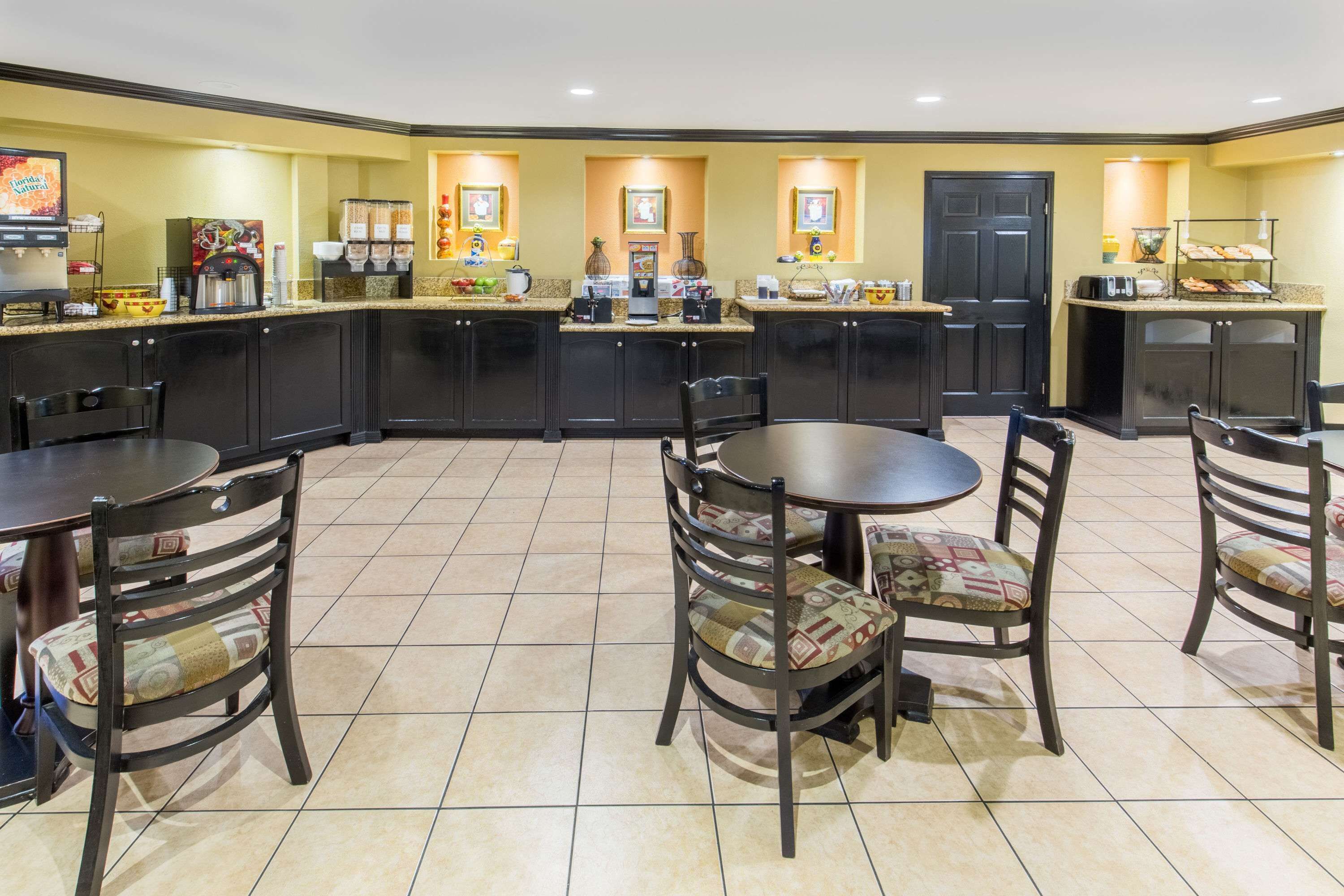 Sudah termasuk sarapan ala kontinental setiap hari