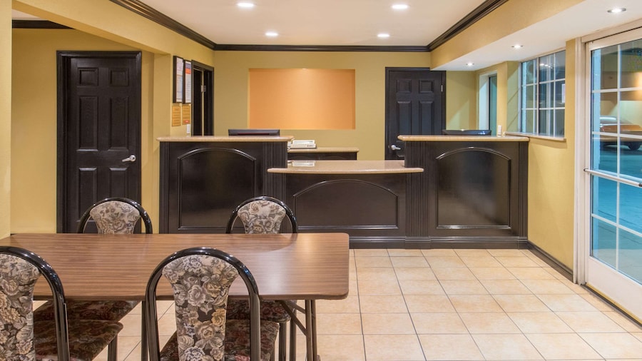 Ramada by Wyndham Ontario
