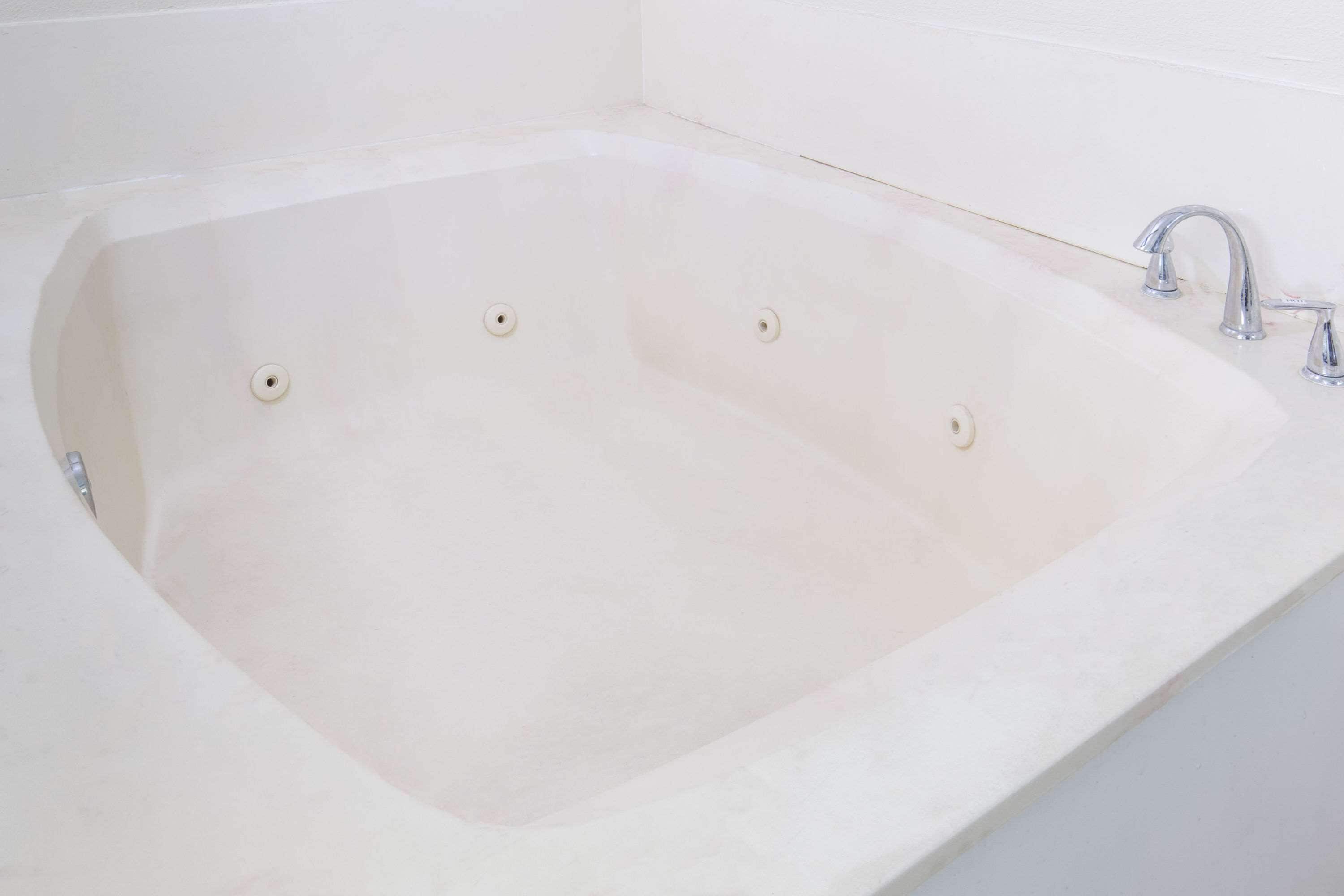 free toiletries, towels