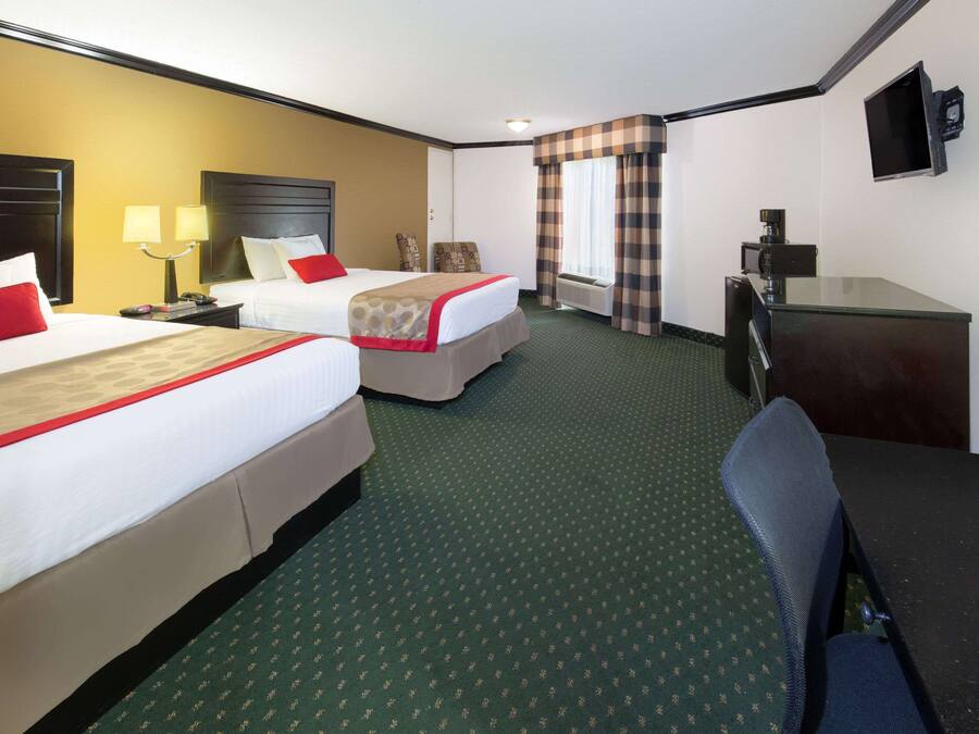 Room, 2 Queen Beds, Non Smoking