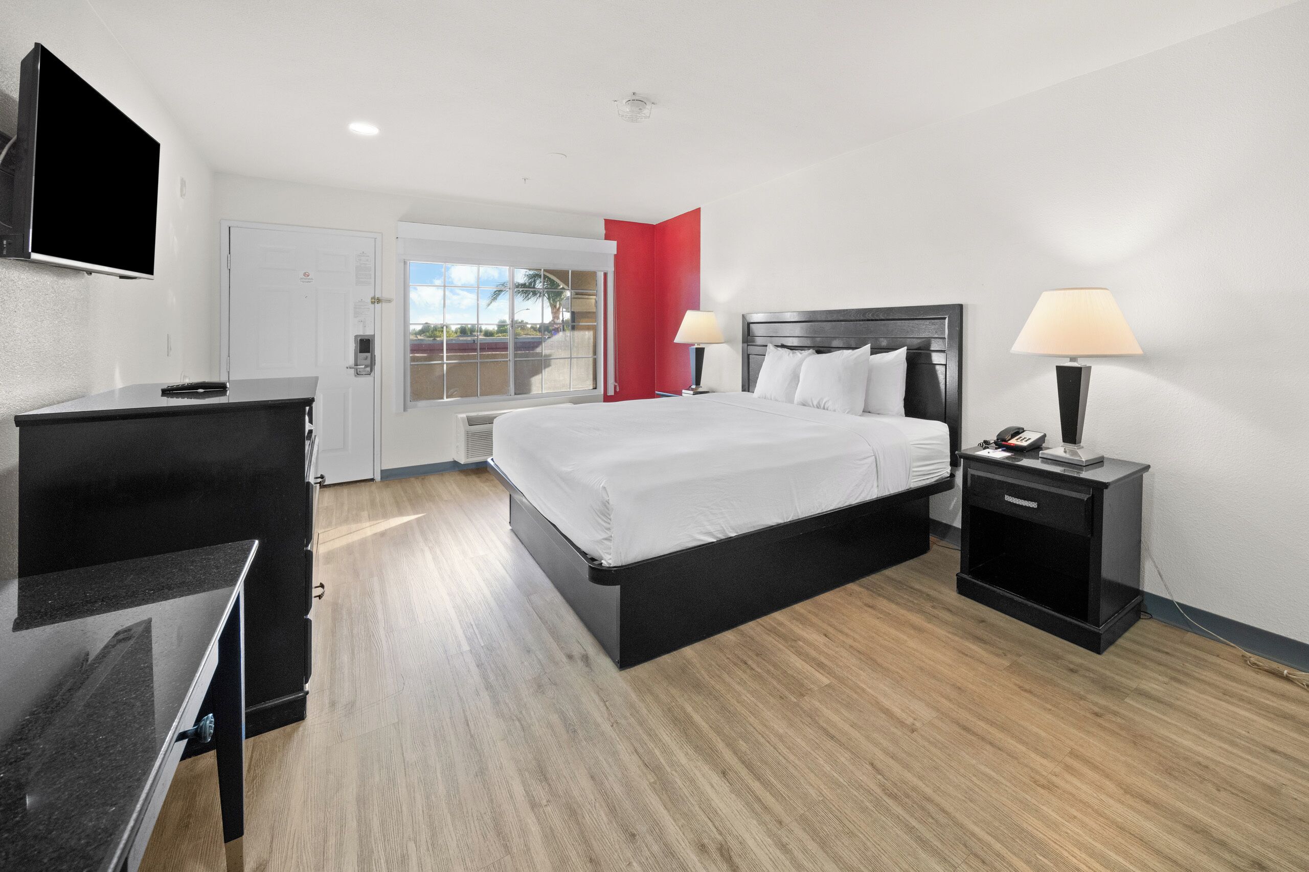 Room, 1 King Bed, Non Smoking | In-room safe, desk, blackout drapes, iron/ironing board