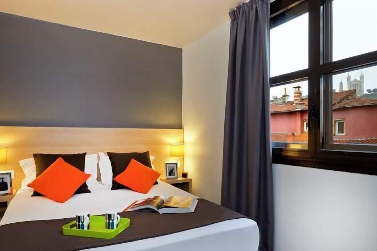 1 bedroom, in-room safe, desk, blackout drapes