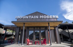A building with a sign reading "MOUNTAIN MODERN". - Mountain Modern Jackson Hole (Jackson)