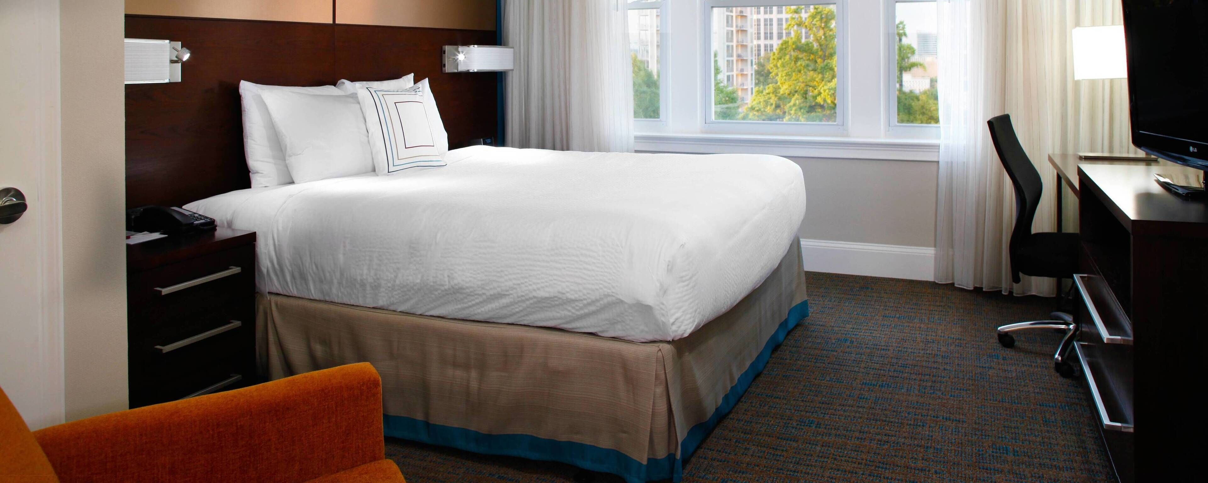 in-room safe, individually decorated, individually furnished, desk