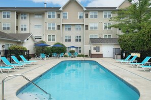 Outdoor pool - Residence Inn By Marriott Dayton Troy (Troy)