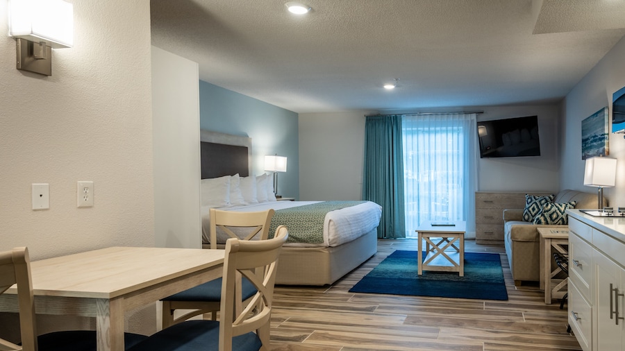 Palmera Inn and Suites