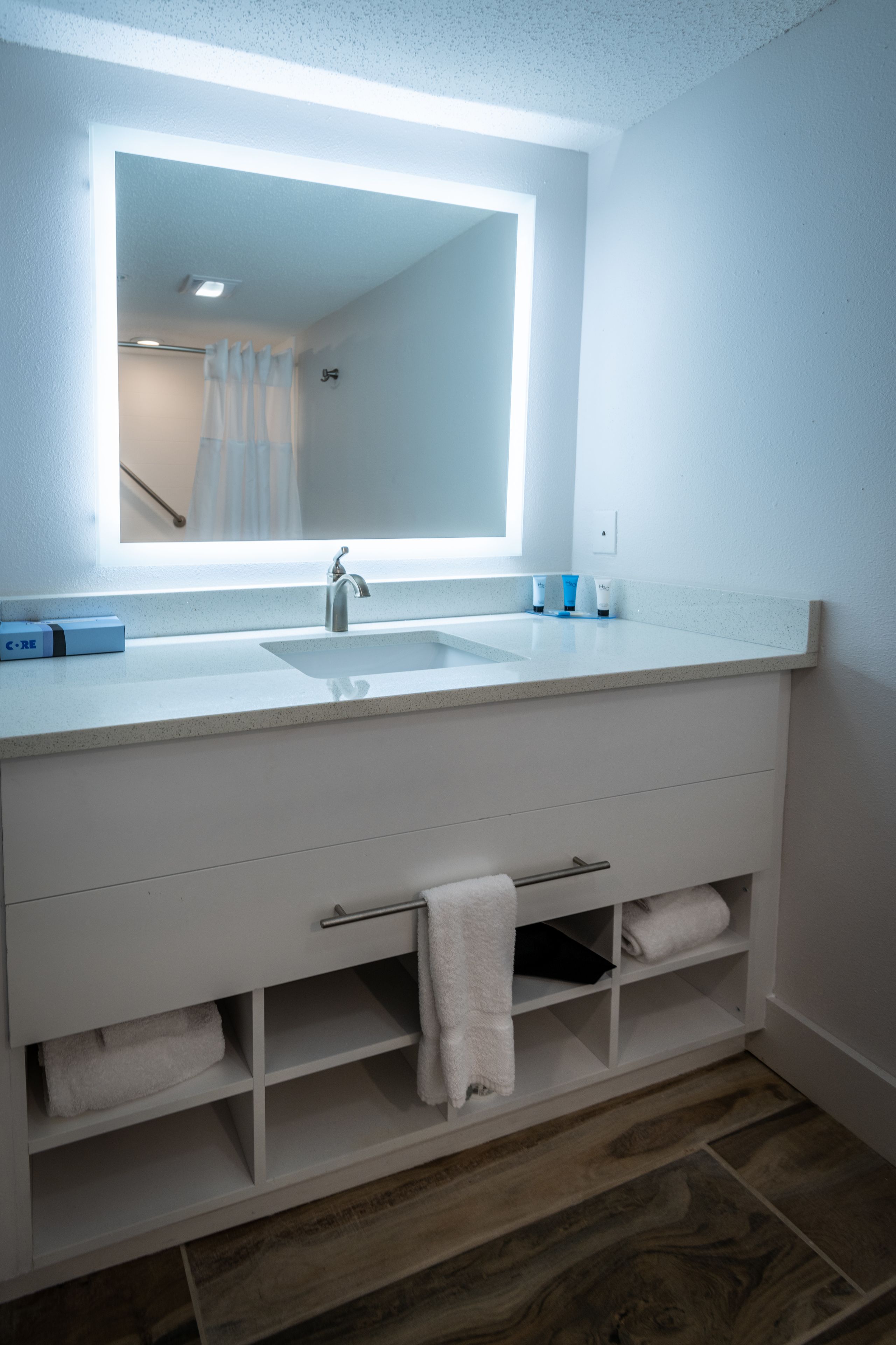 combined shower/bathtub, free toiletries, hair dryer, towels