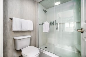 Studio, 1 King-Bett und Schlafsofa | Badezimmer