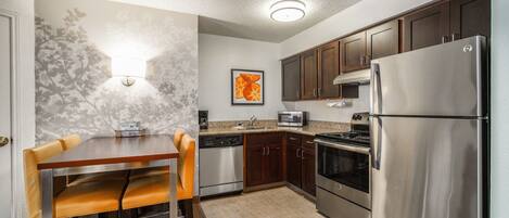 Fridge, microwave, stovetop, dishwasher