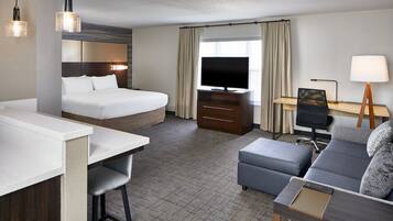 Estudio, 1 cama de matrimonio grande con sofá cama, no fumadores | Ropa de cama de alta calidad, caja fuerte, escritorio