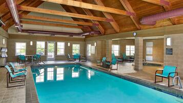 Una piscina cubierta