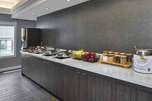 Free daily buffet breakfast - Residence Inn by Marriott Rochester West/Greece (Rochester)