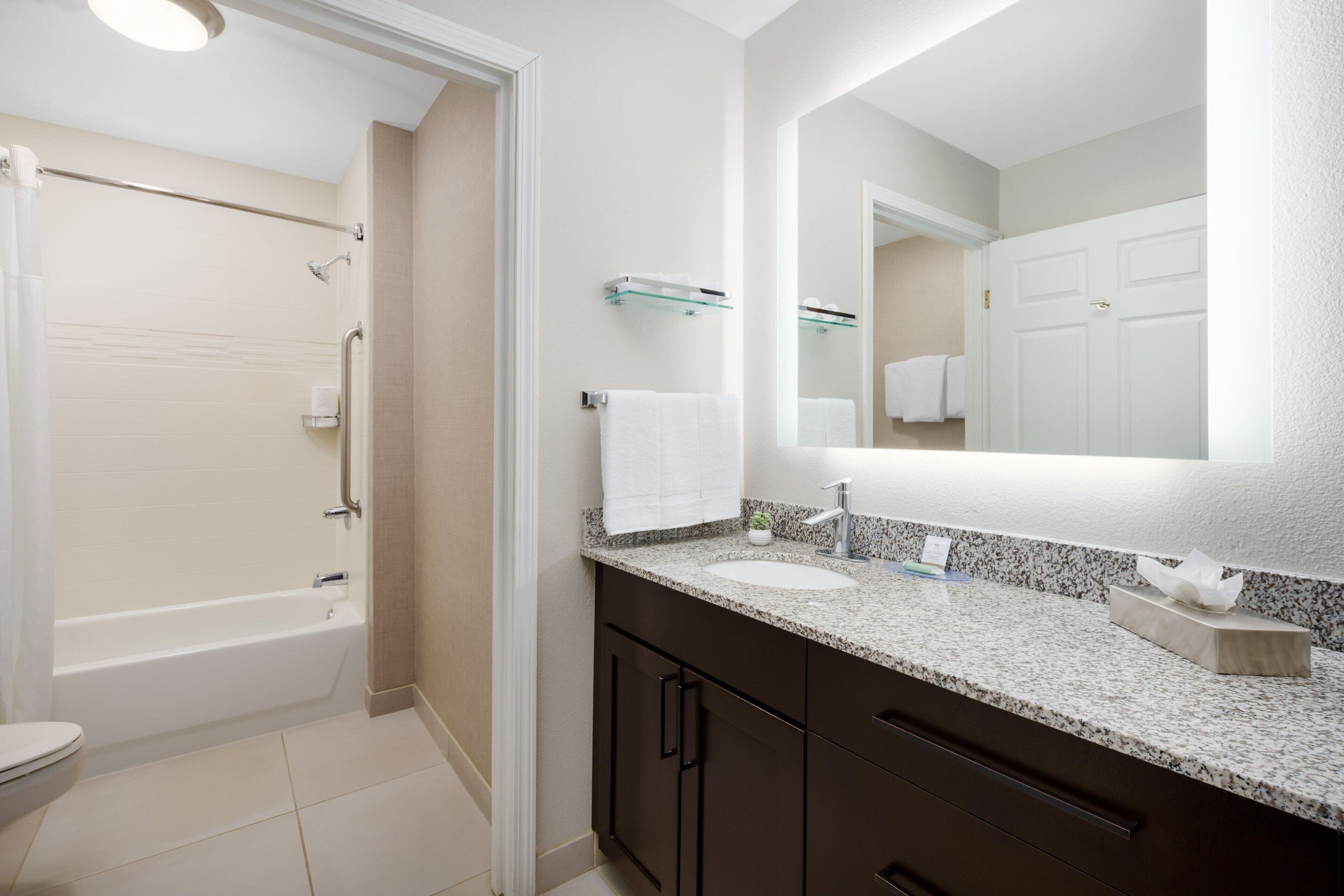 1 bedroom, pillow-top beds, desk, iron/ironing board