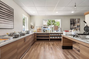 Free daily continental breakfast
