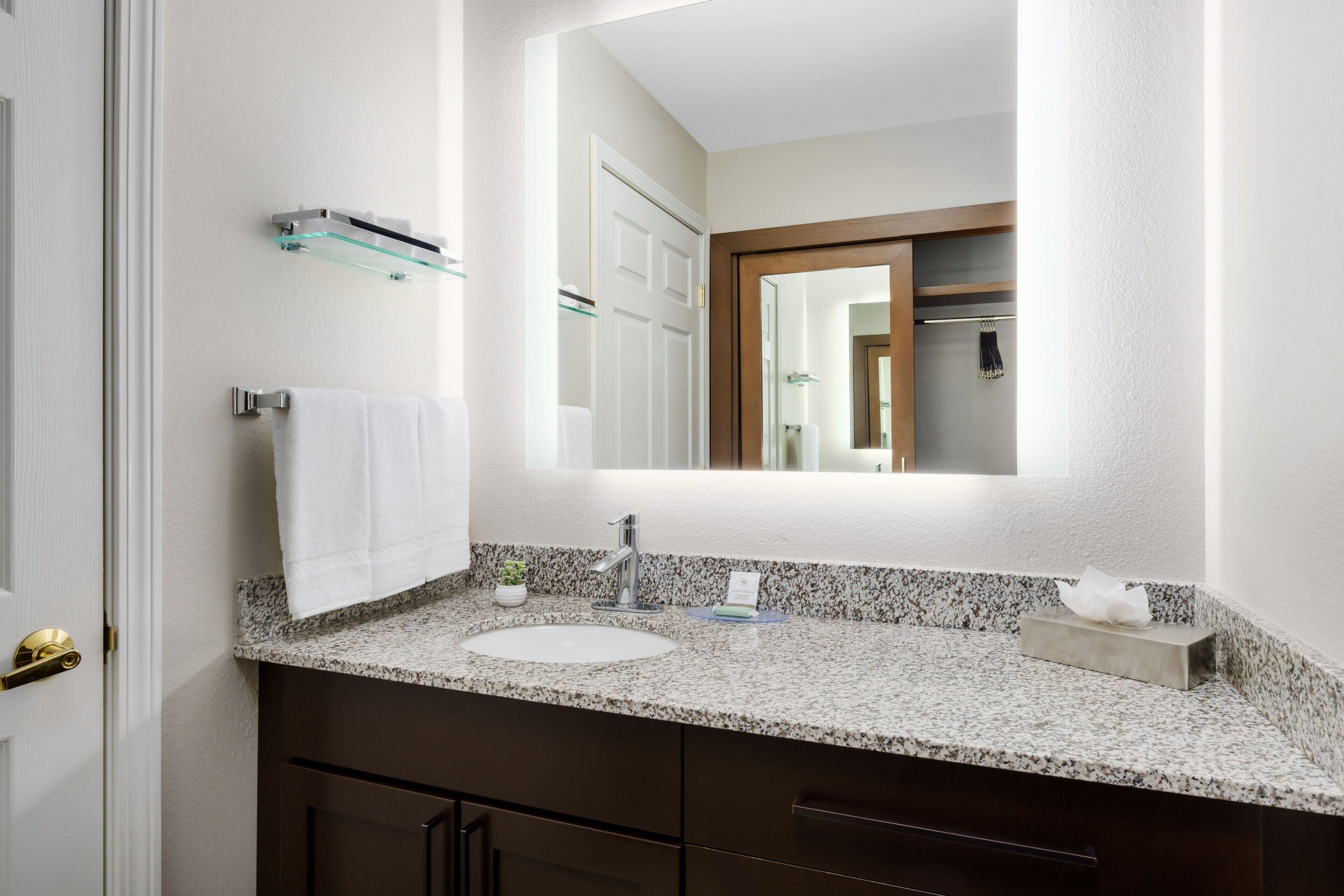 1 bedroom, pillow-top beds, desk, iron/ironing board