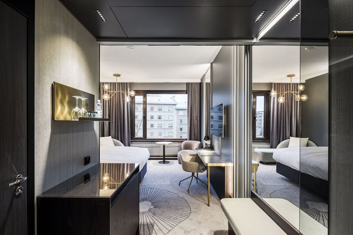 Standard Room, 1 King Bed