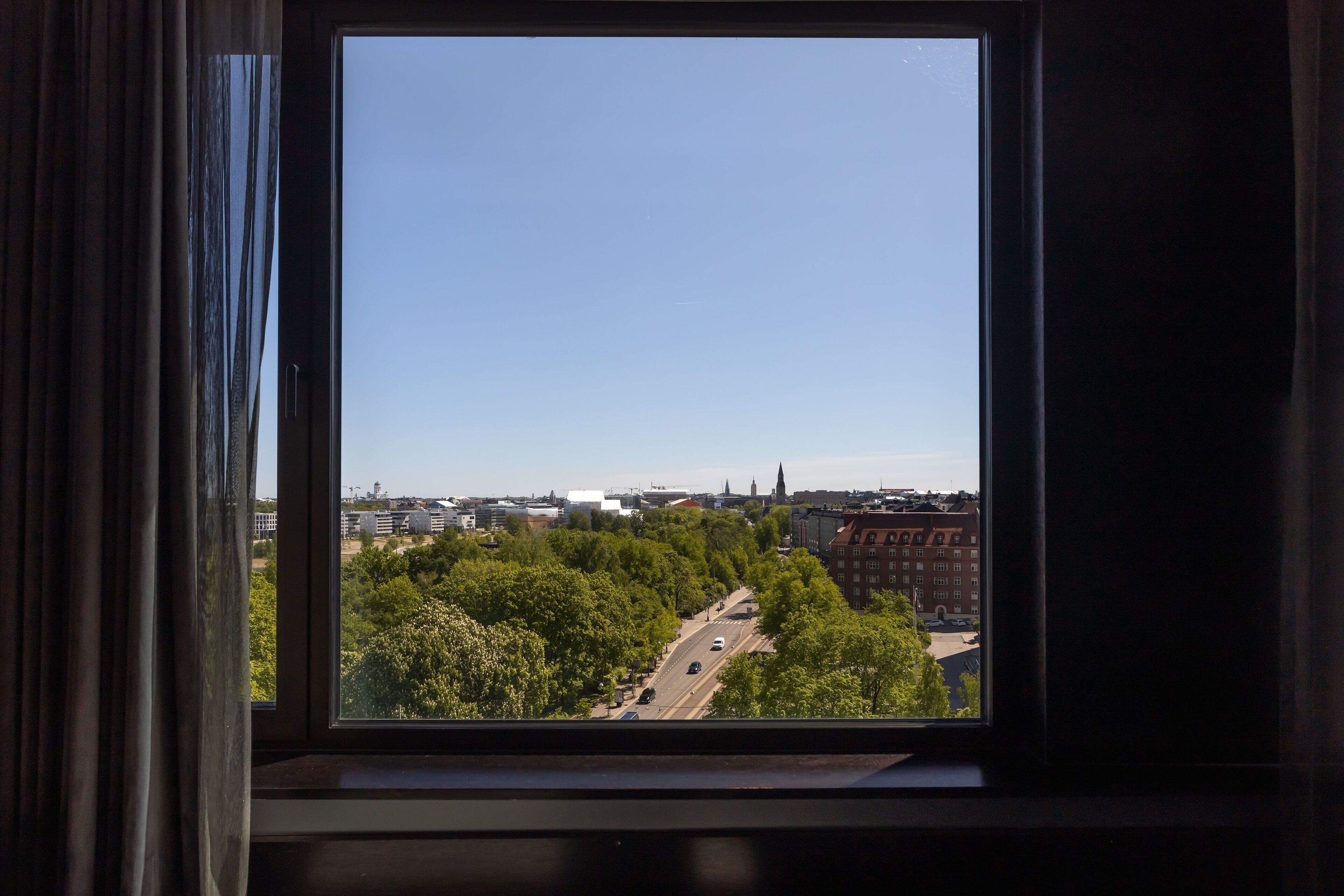 1 bedroom, hypo-allergenic bedding, minibar, in-room safe