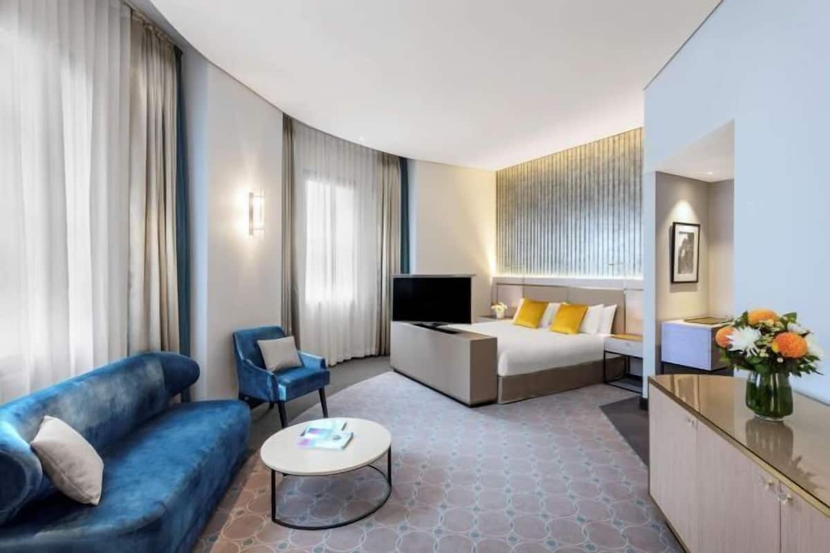 1 bedroom, premium bedding, pillowtop beds, minibar