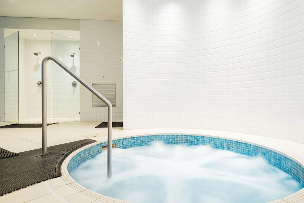 Paradox Sydney by null