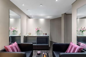 Body treatments, facials, 2 treatment rooms