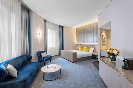 Paradox Studio Spa Suite | Premium bedding, pillowtop beds, minibar, in-room safe. Paradox Sydney