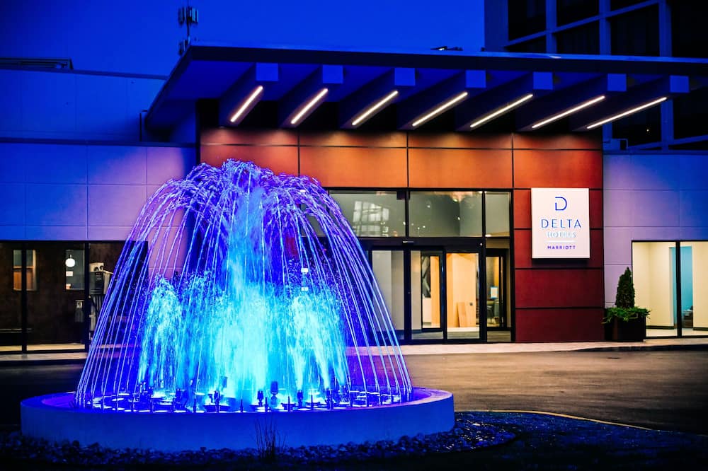 Delta Hotels by Marriott Cincinnati Sharonville