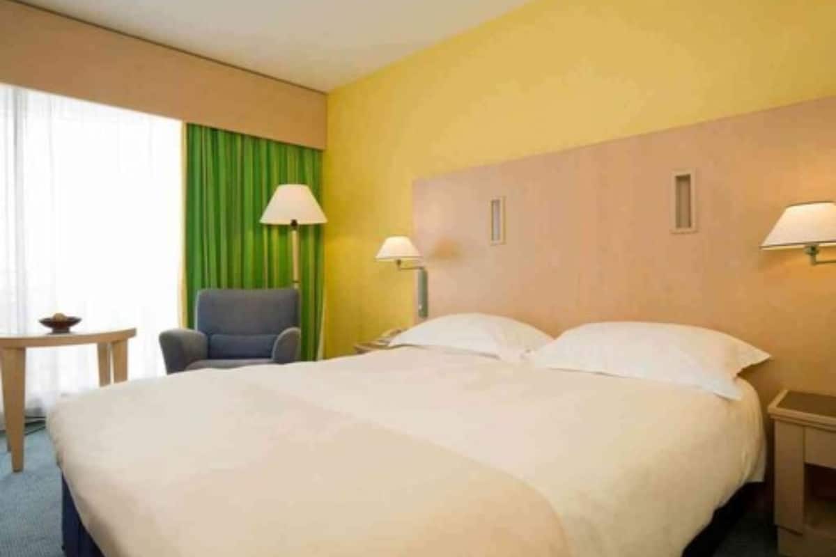 Hochwertige Bettwaren, Minibar, Zimmersafe, Schreibtisch