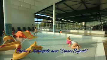 Seasonal outdoor pool, pool umbrellas