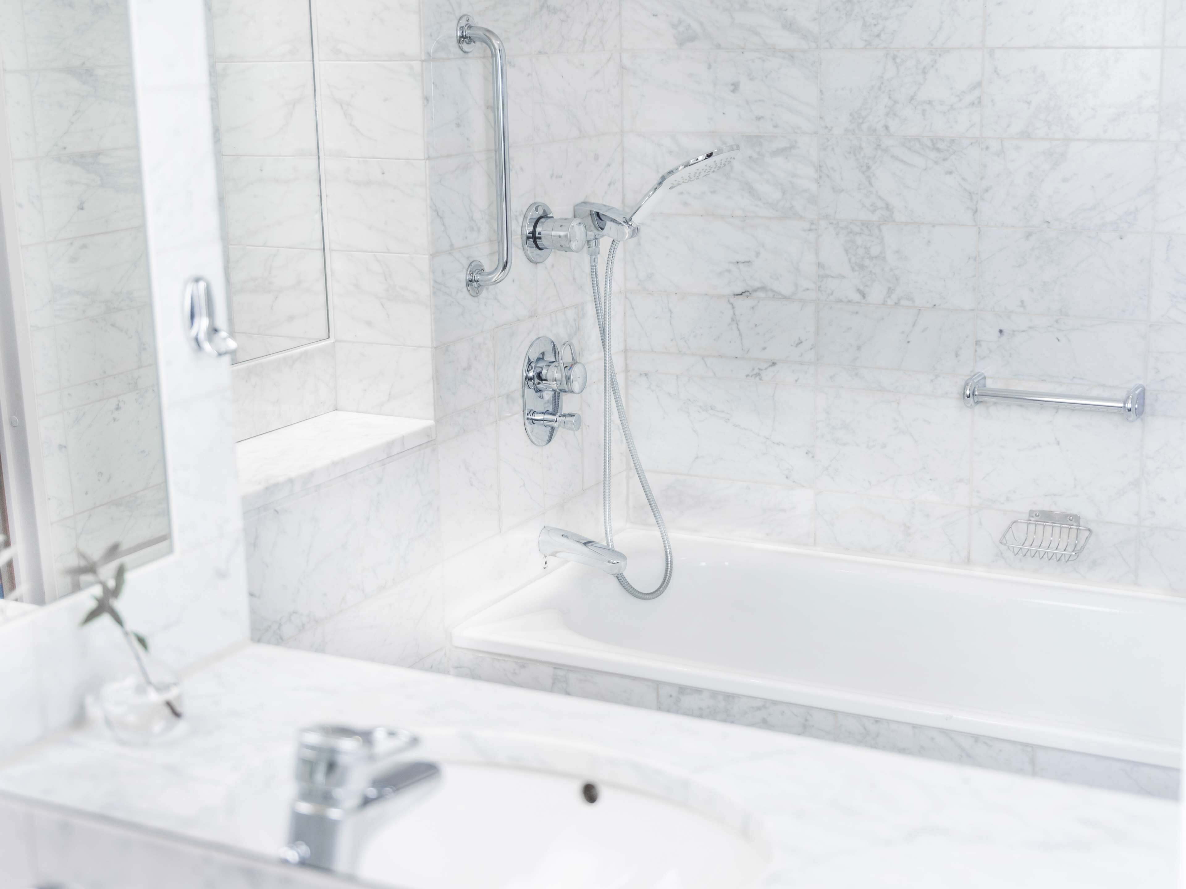 superior room (runway view) | bathroom | free toiletries, hair dryer, towels