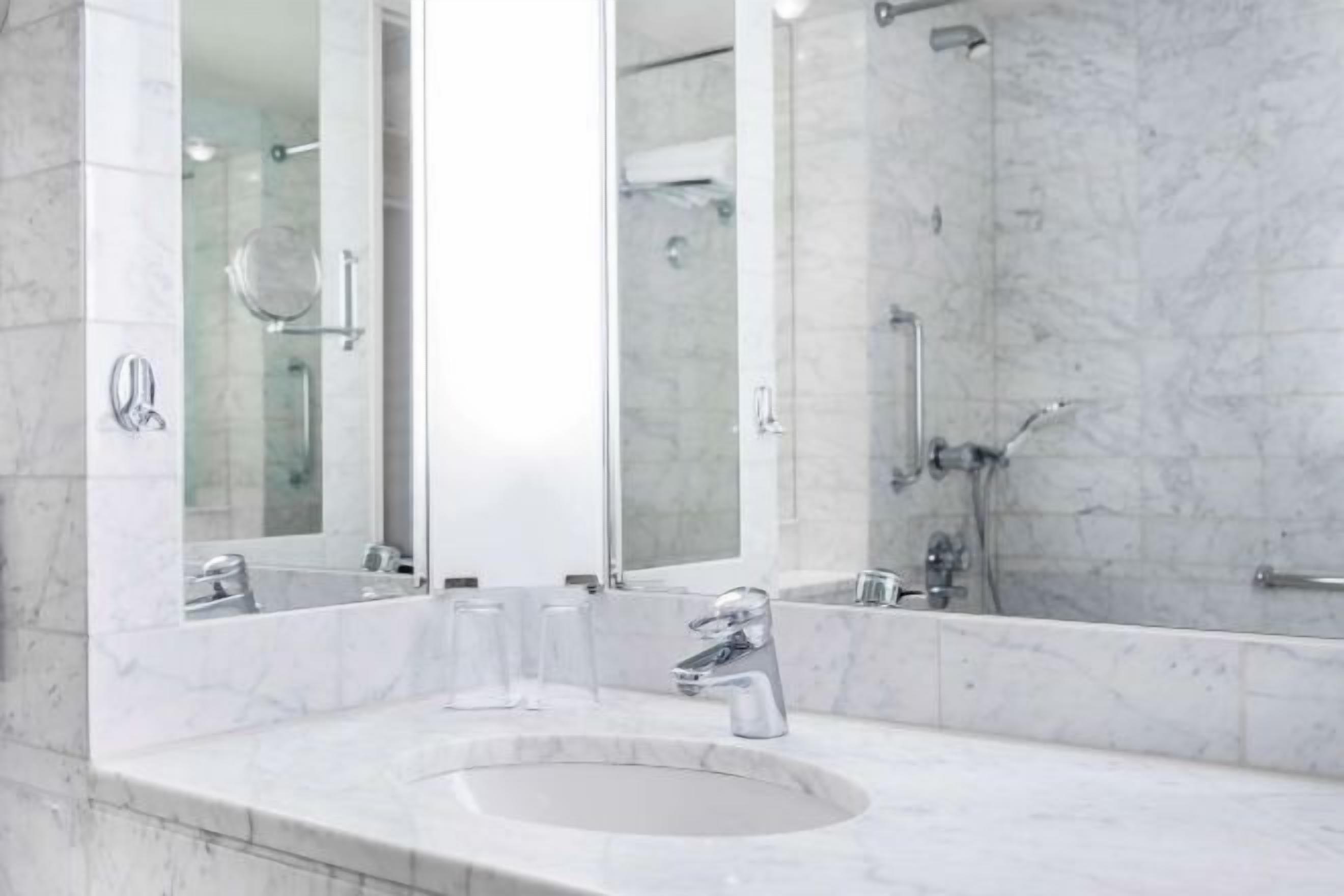 Bathroom | Free toiletries, hair dryer, towels