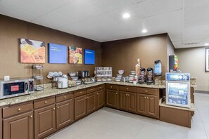 Free daily continental breakfast - Comfort Inn & Suites Dalton West (Dalton)