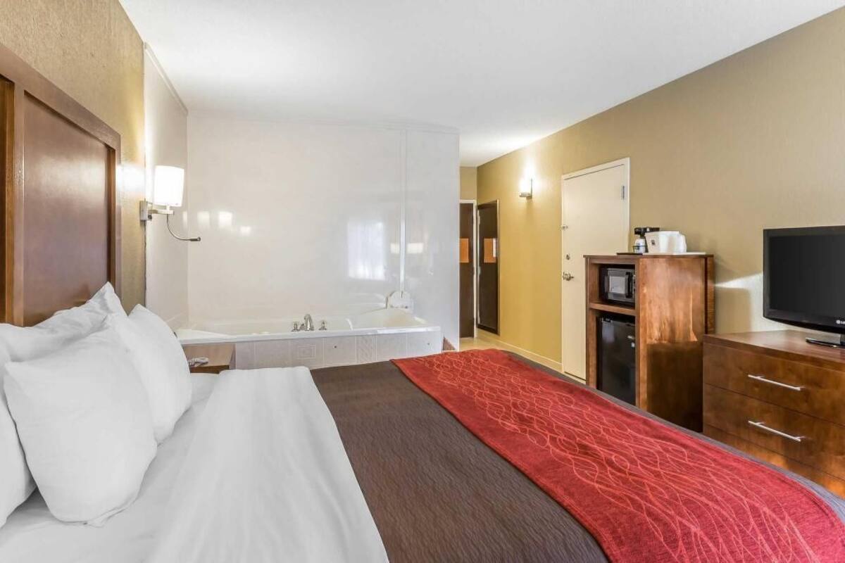 Premium bedding, pillow-top beds, desk, iron/ironing board