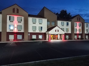 Fassade der Unterkunft – Abend/Nacht