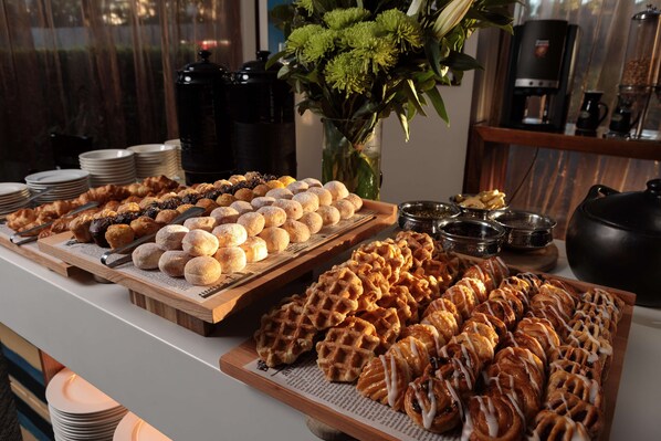 Colazione a buffet, servita tutte le mattine (29 AUD a persona)