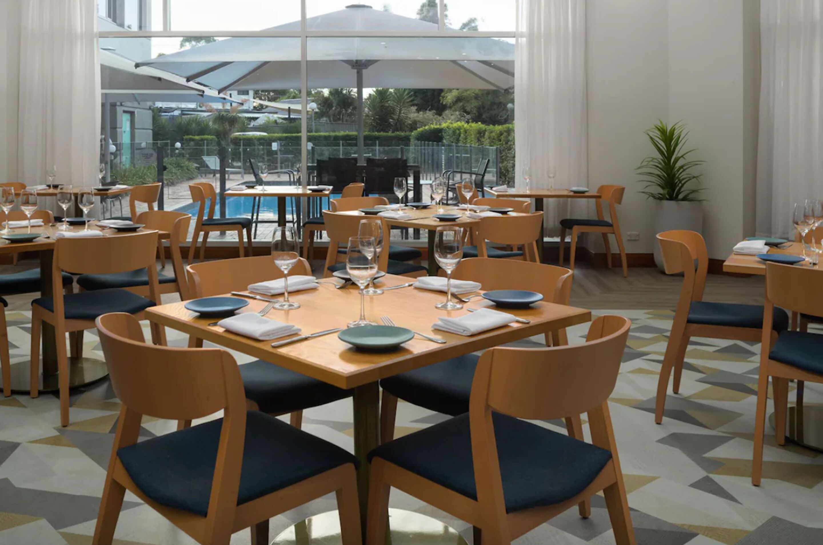 بوفيه فطور يوميًا بتكلفة قدرها (29 AUD للشخص)